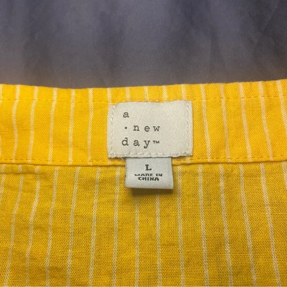 A New Day Yellow and White Striped Crop Top Size L - Picture 4 of 8